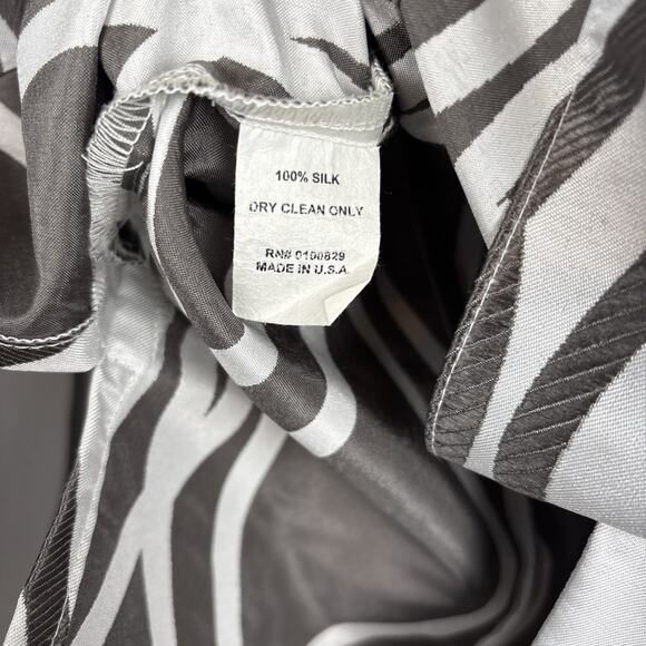 Connie Roberson Silk Geometric Print Blazer Jacket Medium White Jewel Buttons - Picture 13 of 13